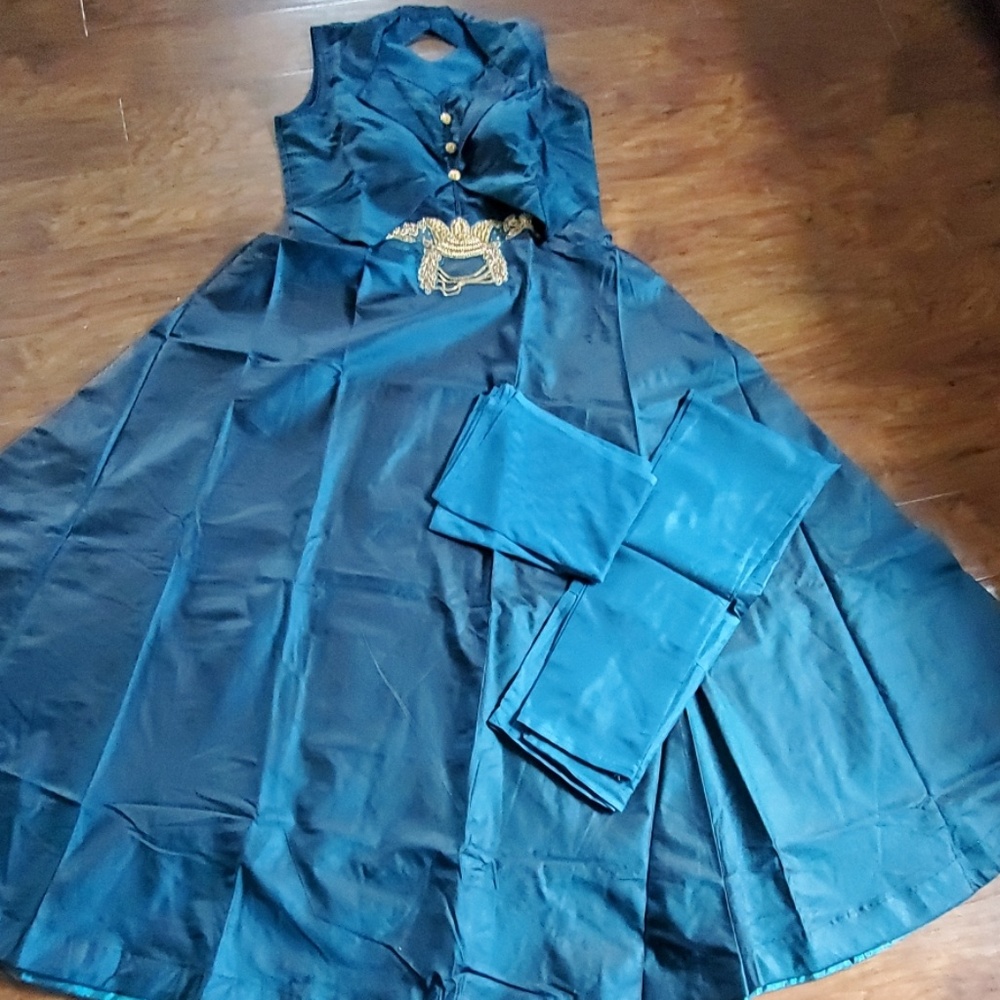 Indian gown (NEW)